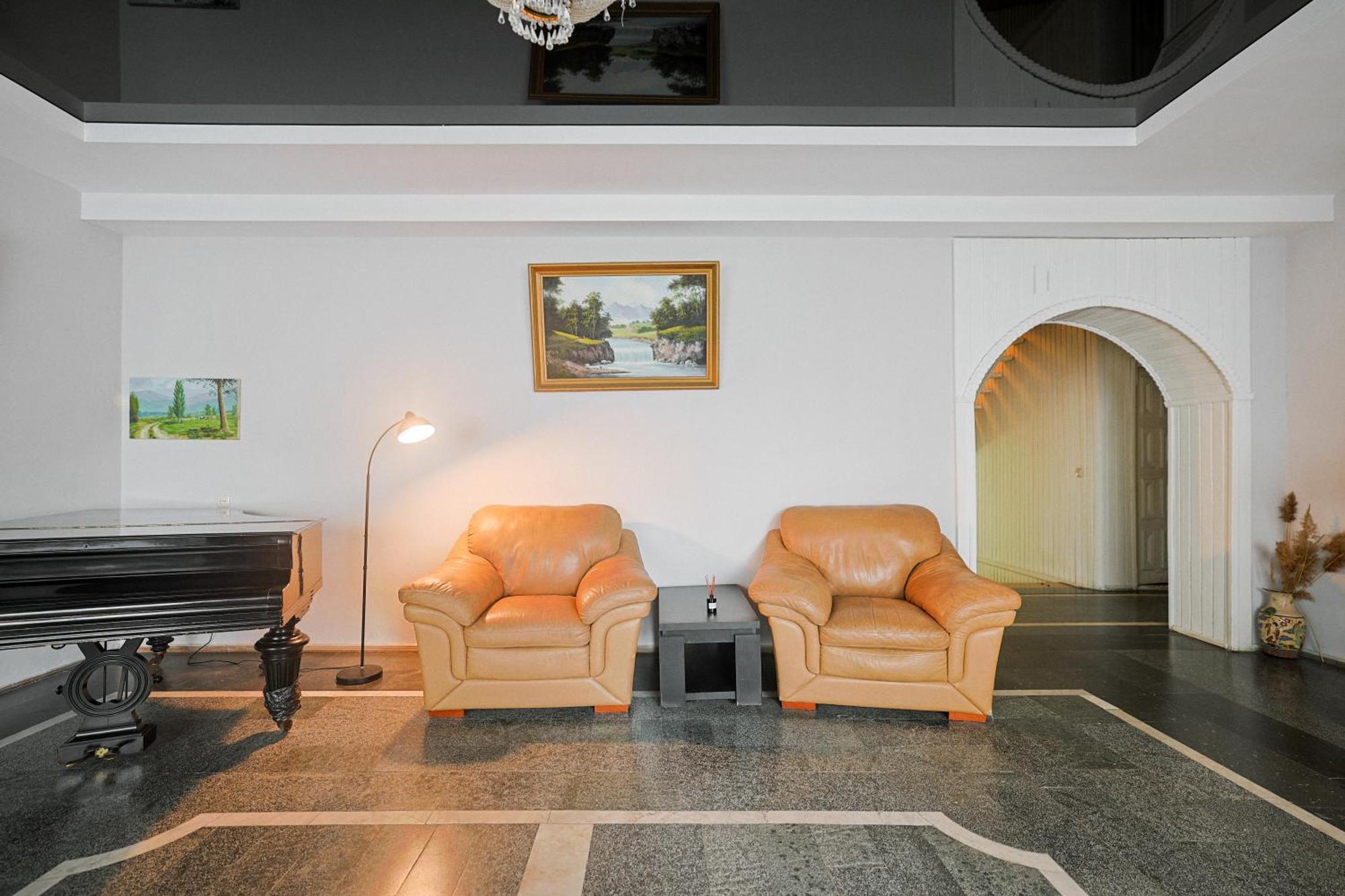 Hotel White House Tbilisi Buitenkant foto